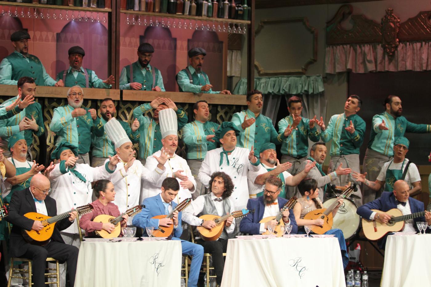 Foto de -- El gremio -- en el Gran Teatro Falla